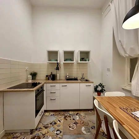 Cozy Flat In The Heart Of *
